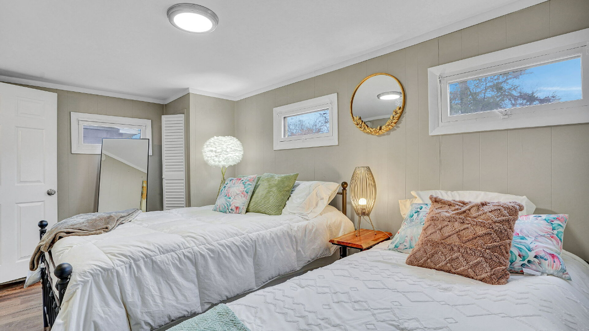 Beautiful and spacious 4-bedroom 2-fullbath - Photo 4
