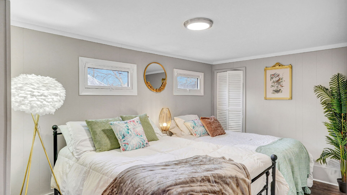 Beautiful and spacious 4-bedroom 2-fullbath - Photo 12