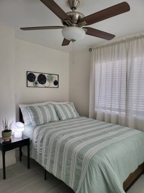 Daisy's Place ROOM 1