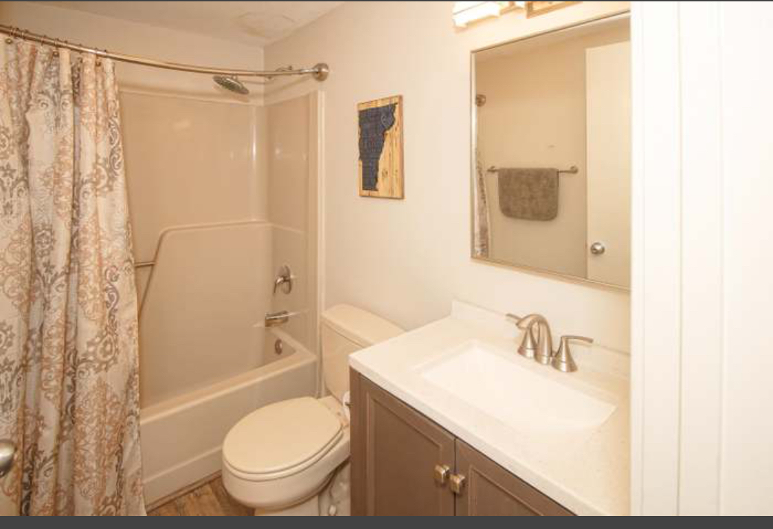 Mountain-Ready Studio with Full Kitchen, Fireplace, and Walkable Resort Access - Photo 4