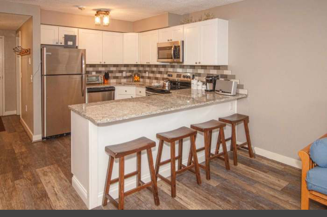 Mountain-Ready Studio with Full Kitchen, Fireplace, and Walkable Resort Access - Photo 3