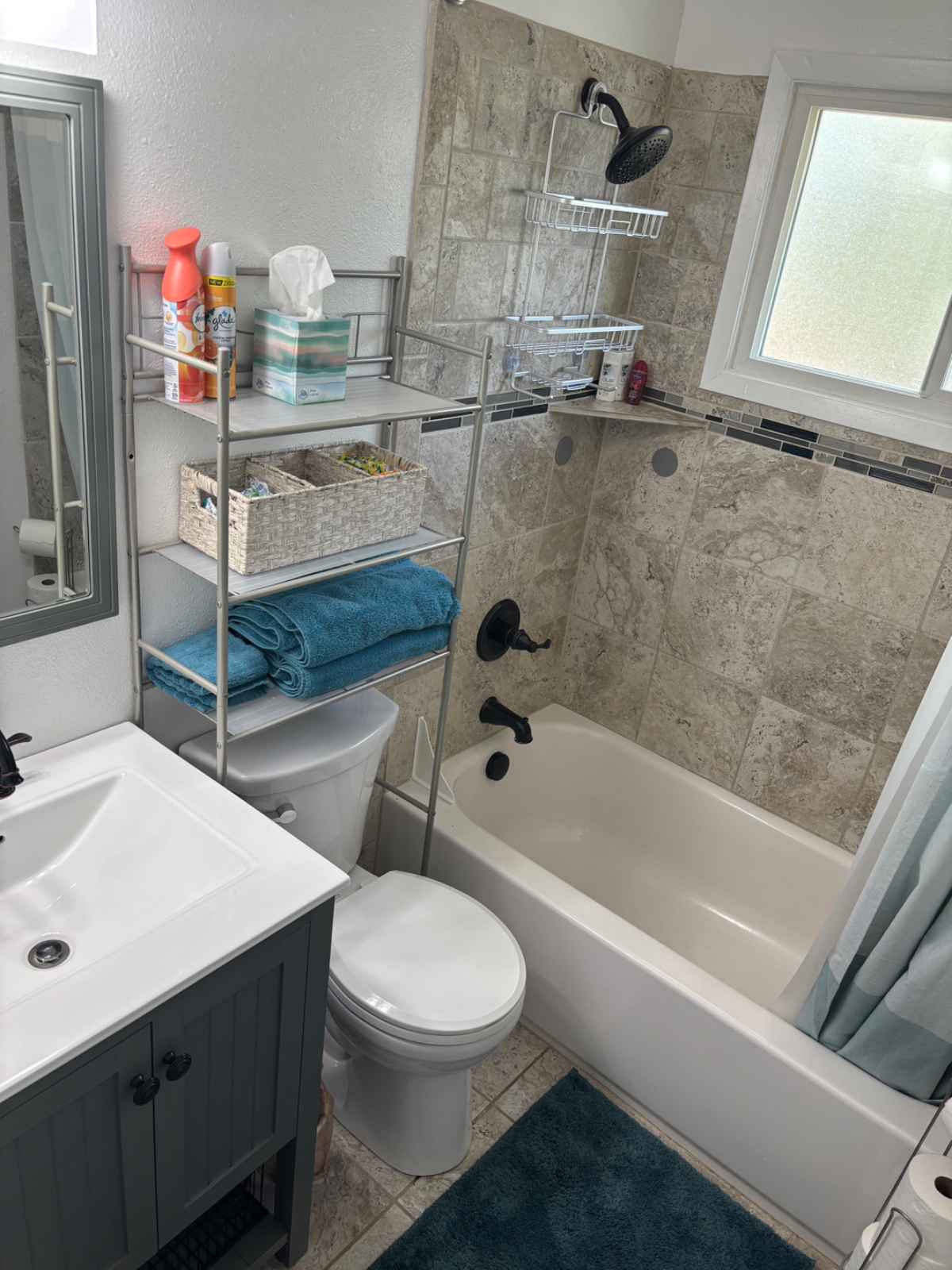 Classy Home Needs Classy Renter - Photo 3