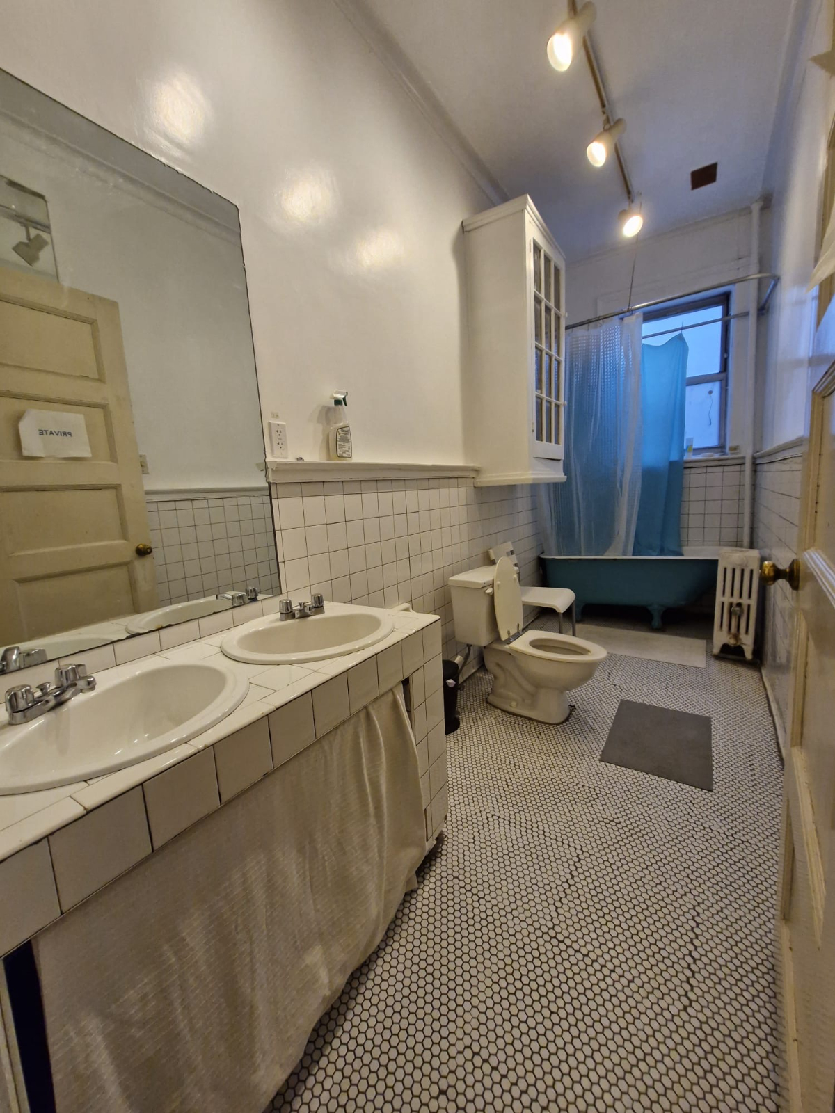 Harlem Art Deco light-filled house with room rental for guests - Photo 6