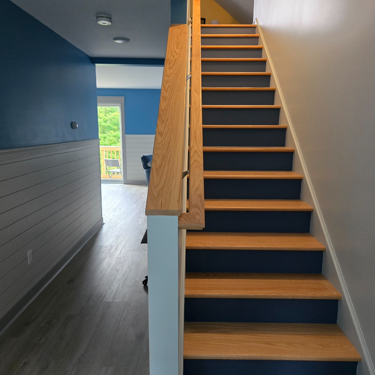 Stone Pear Guesthouse - New 1BED Guesthouse with Quiet Setting, Private Deck and Scenic Views - Photo 10