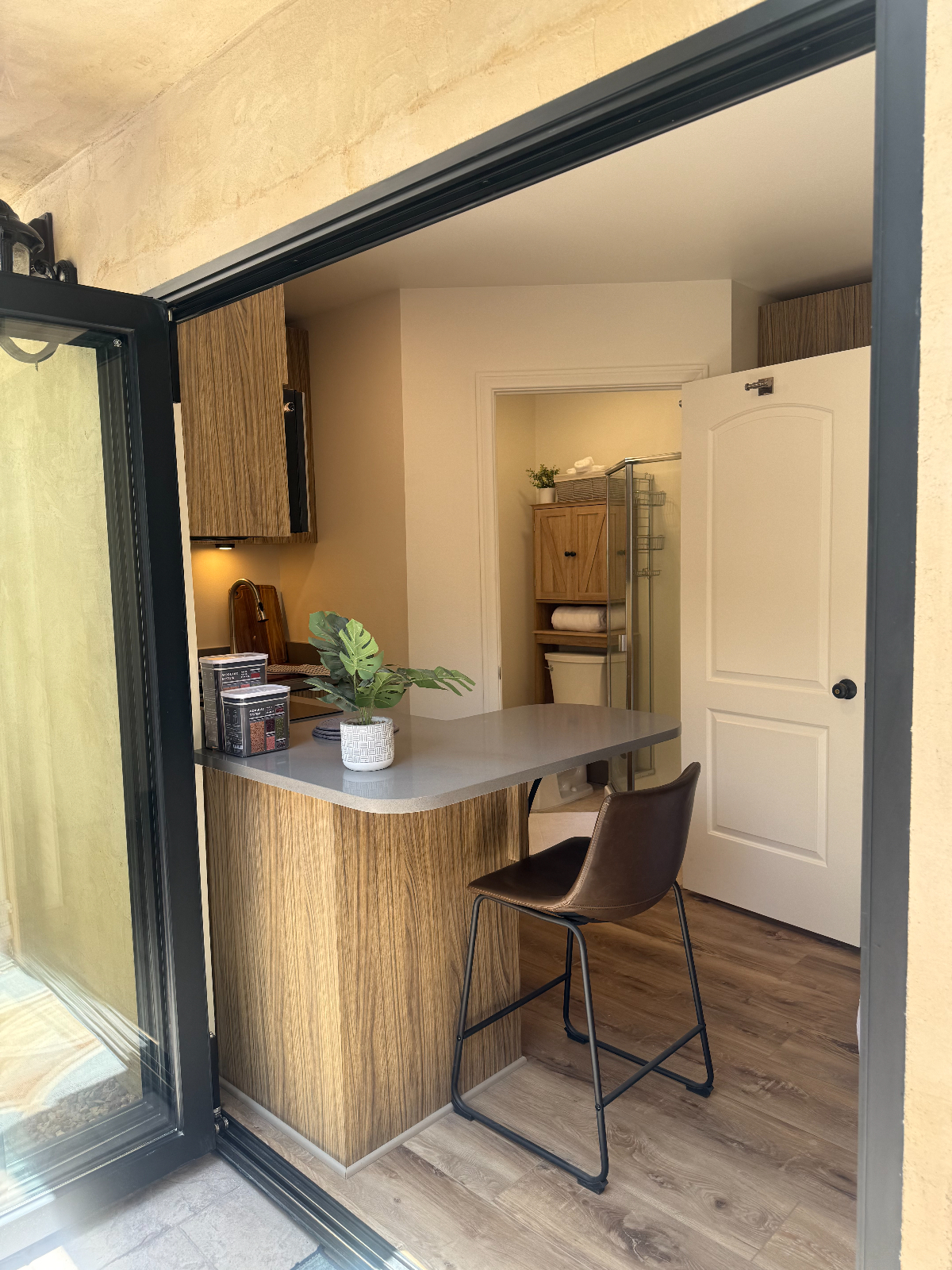Cute Midtown Tiny Studio. Gated. 5 Mins To Beach. - Photo 4
