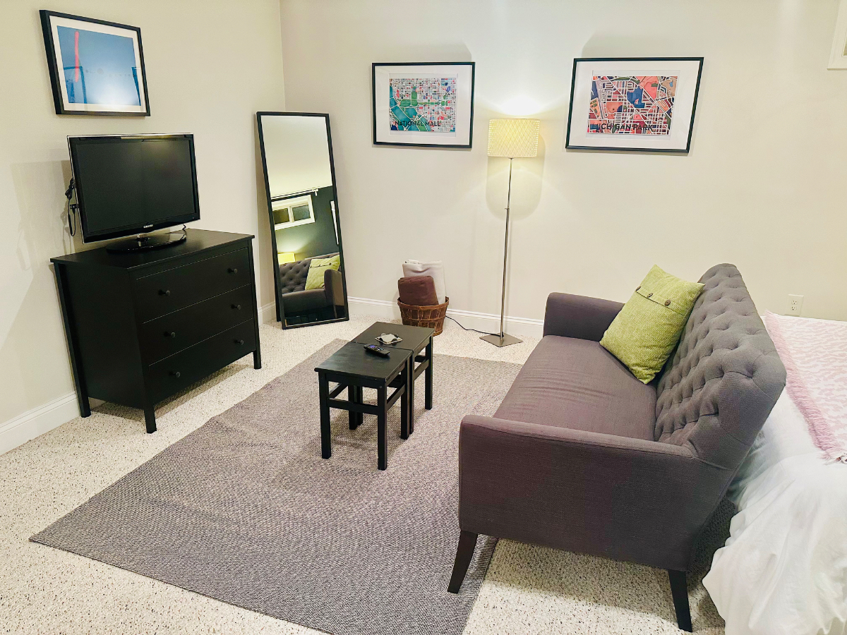 Modern, relaxing studio getaway - Photo 4