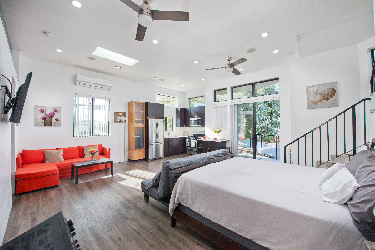 Split Level - Photo 1