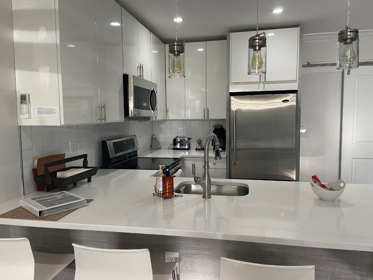Cozy Renovated Apartment in Capitol Hill Near H Street - Walk-In Closet, Full Kitchen & All Utilitie - Photo 2