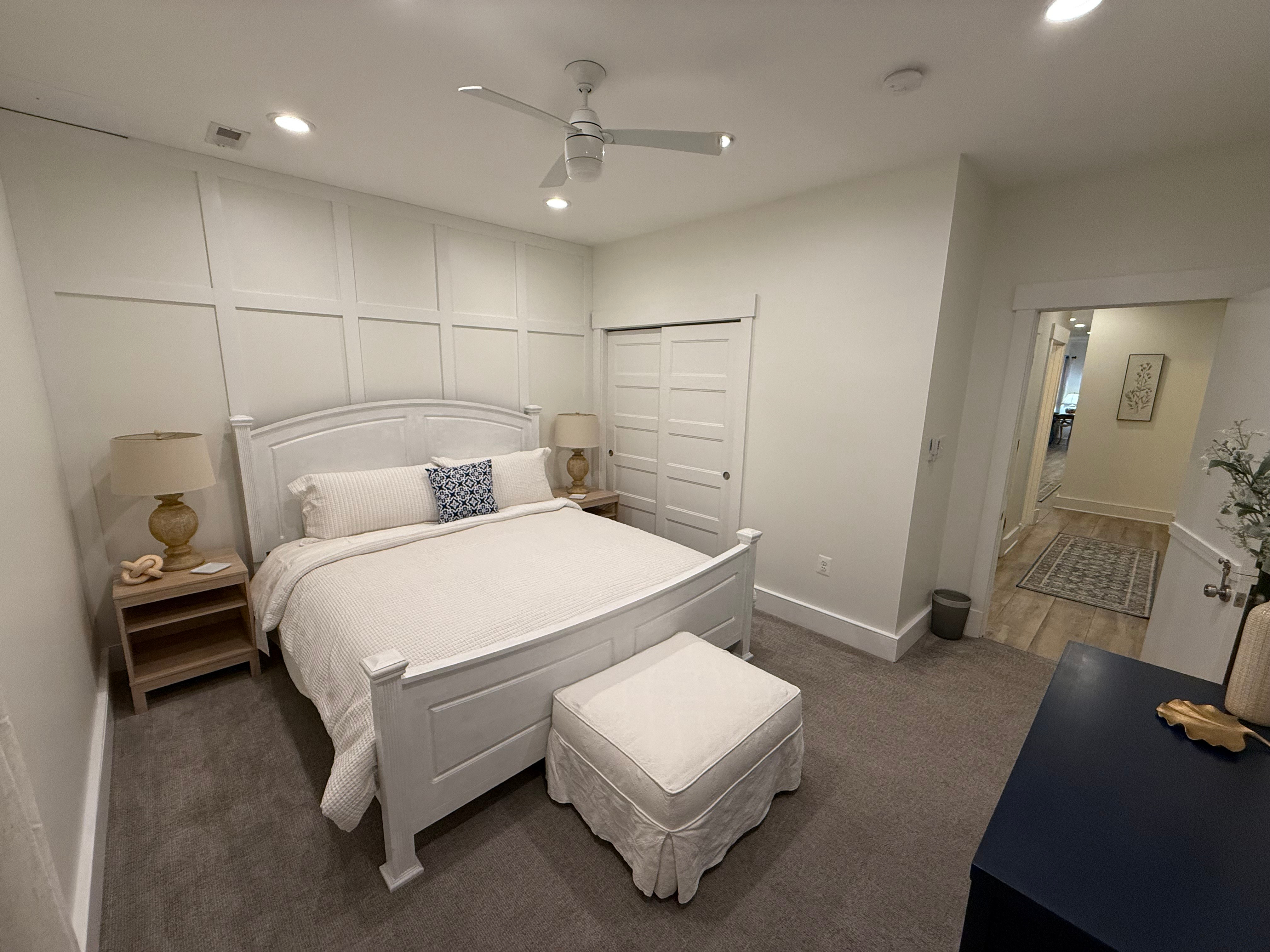 Bright and open, this well-kept and stylish 3 bed/2.5 bath flat features two levels with soaring cei - Photo 7
