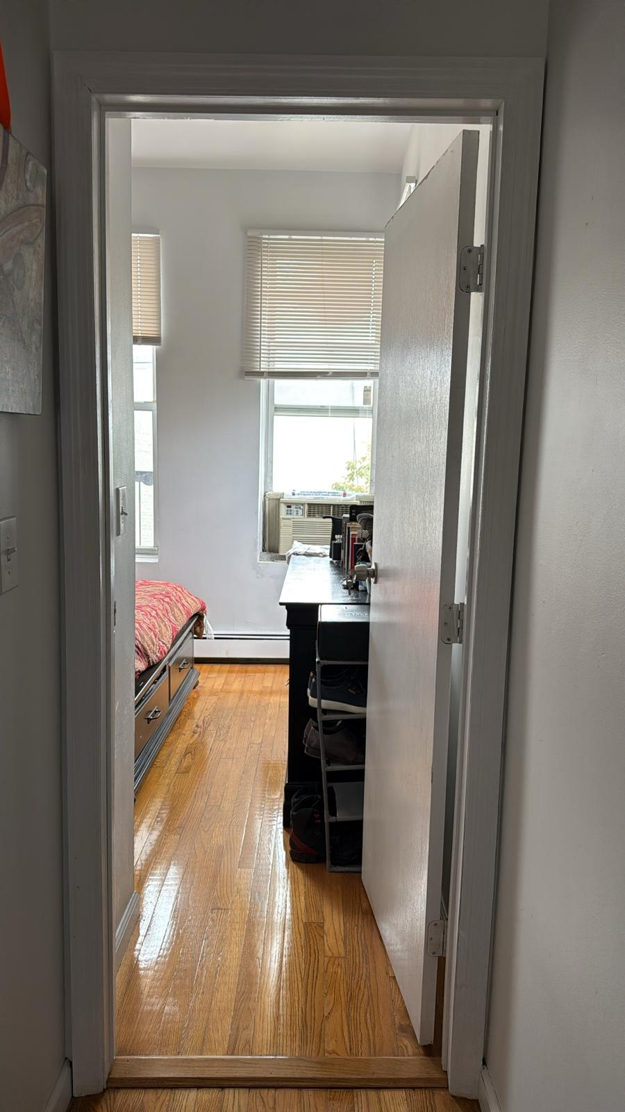 Peace and quiet in Ridgewood plus walk to everything. - Photo 10