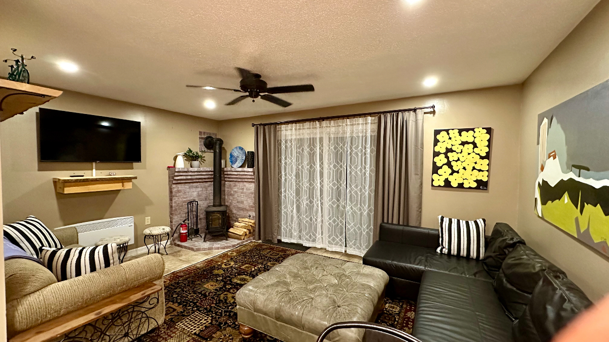 Cozy Mountainside Condo - Photo 1