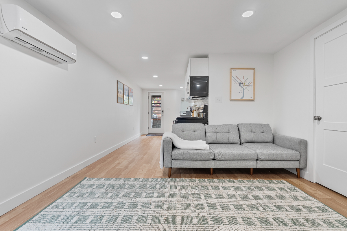 1BR/1BA Modern Home on a Quiet Street - Photo 2