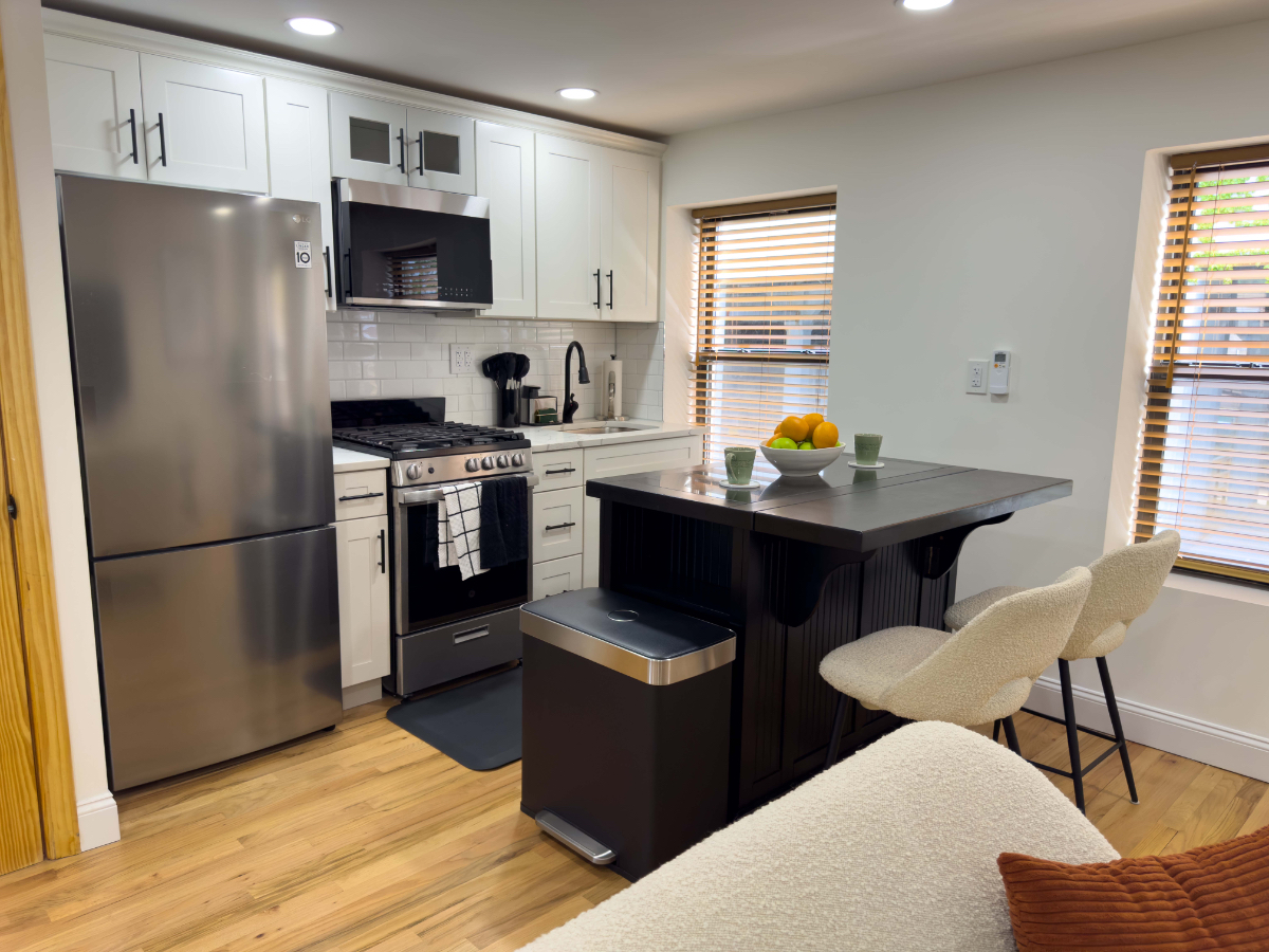 Spacious Furnished 1BR in Park Slope Near Hospitals - Photo 4
