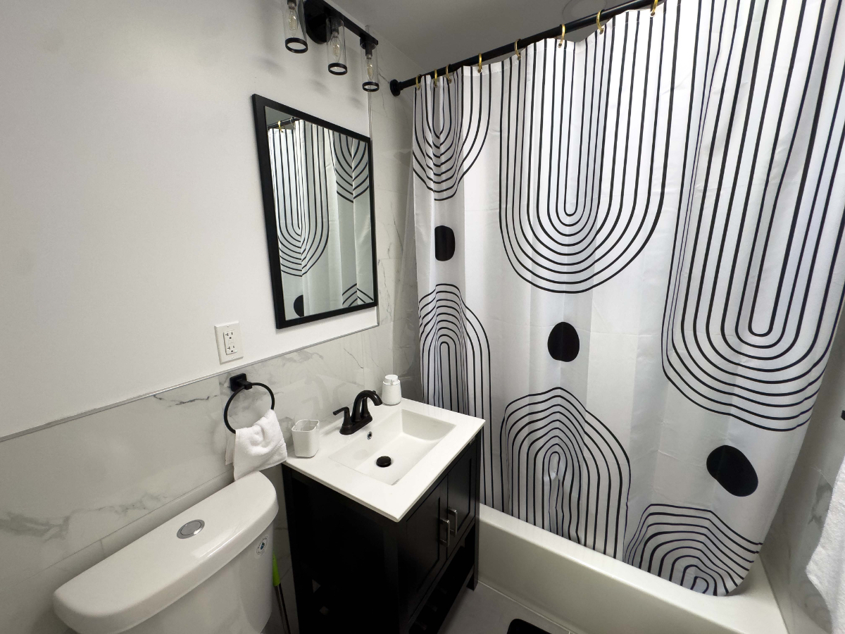 Spacious Furnished 1BR in Park Slope Near Hospitals - Photo 11