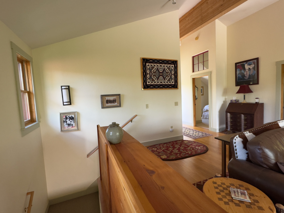 Quiet guesthouse near town, ski area and national park - Photo 3