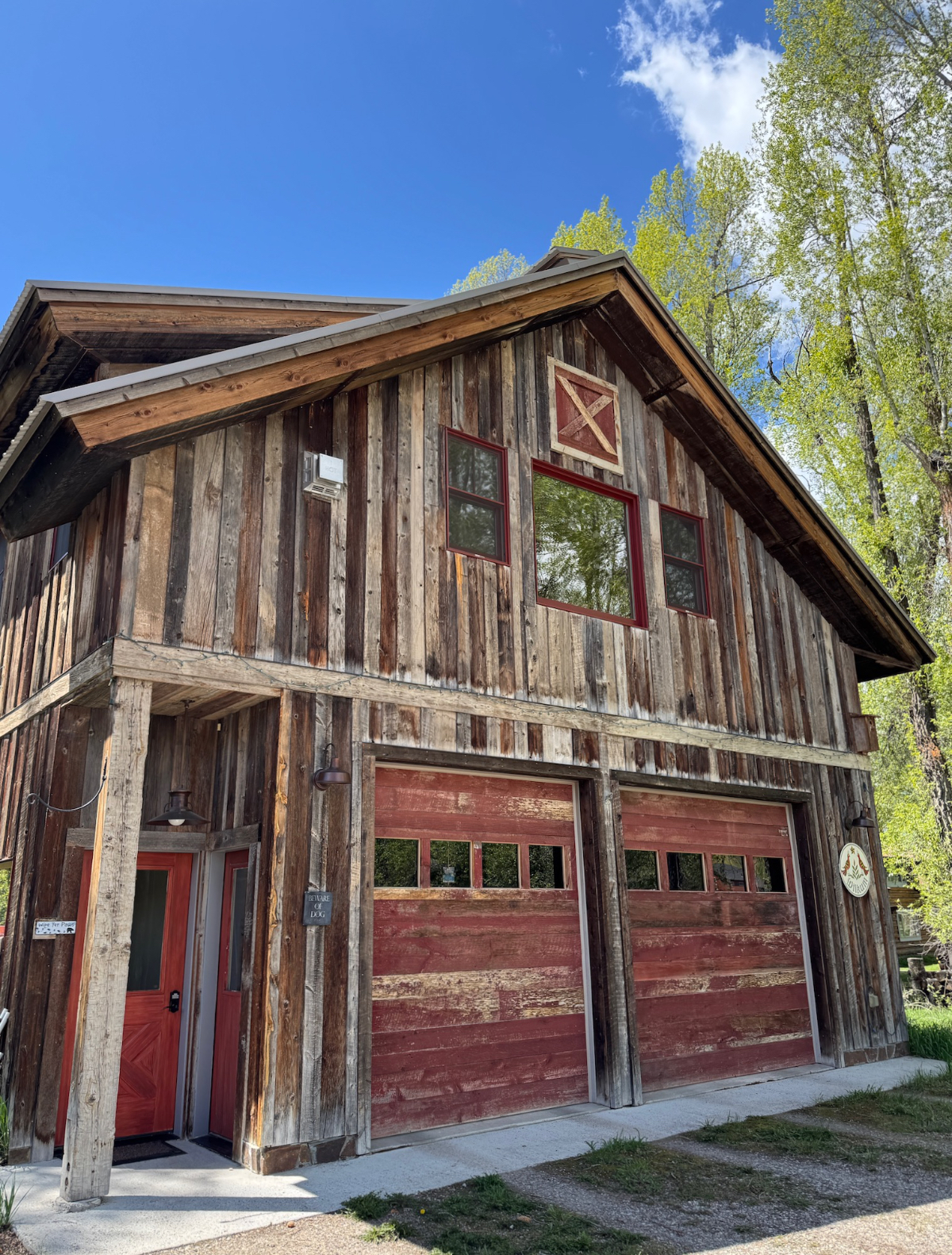 Quiet guesthouse near town, ski area and national park - Photo 1