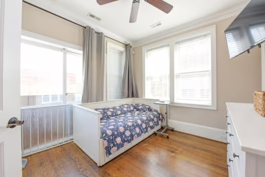 Comfortable Home in Coveted 16th Street Heights - Photo 3