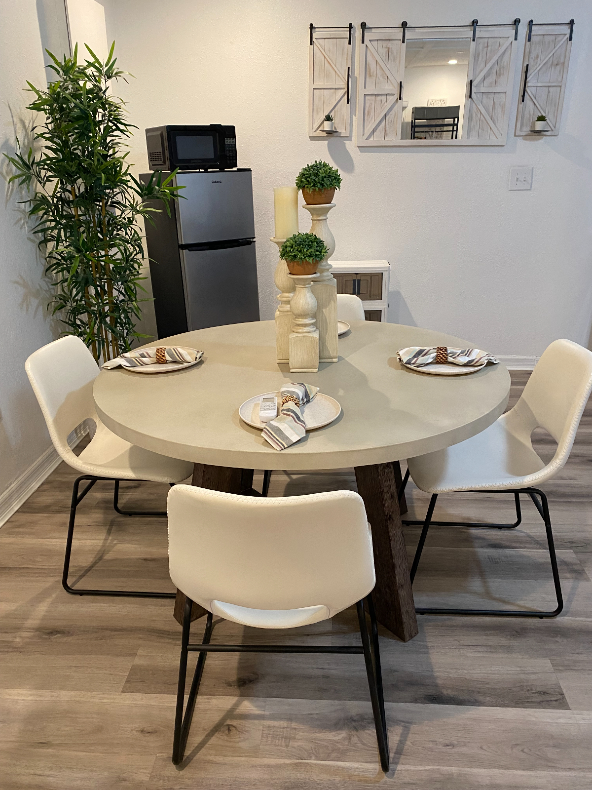 Charming and Comfy Studio - Photo 10