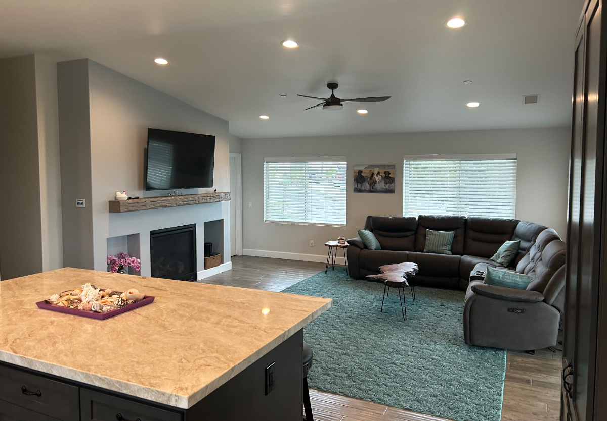 Beautiful 2 bed 2 bath Custom Coastal View Hillside Home - Photo 5