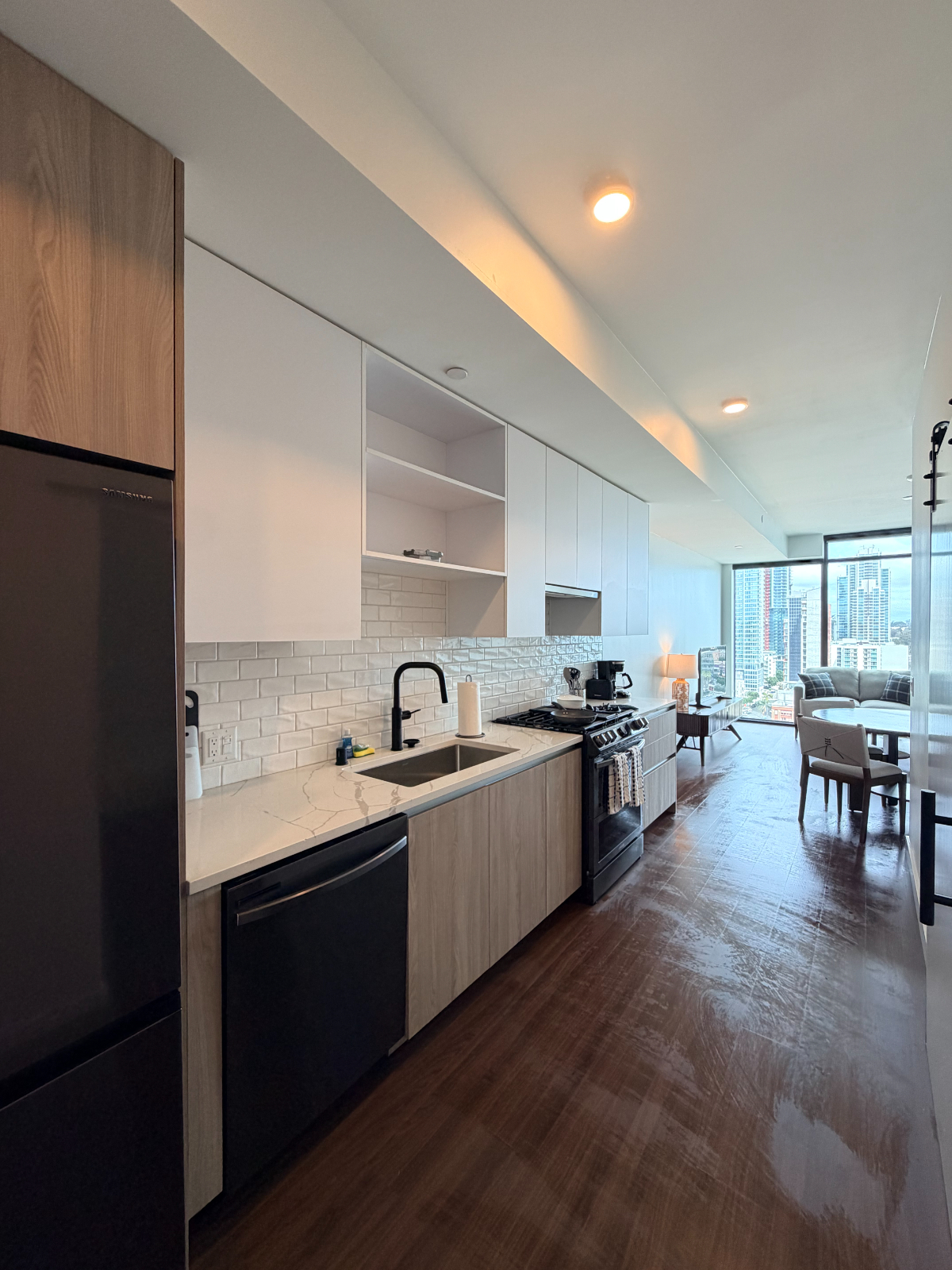 Radian 707 - Photo 1