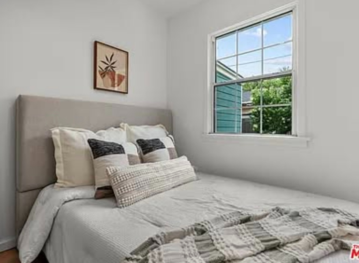Charming 1BR Guest House w/ Stunning Private Yard - Photo 2