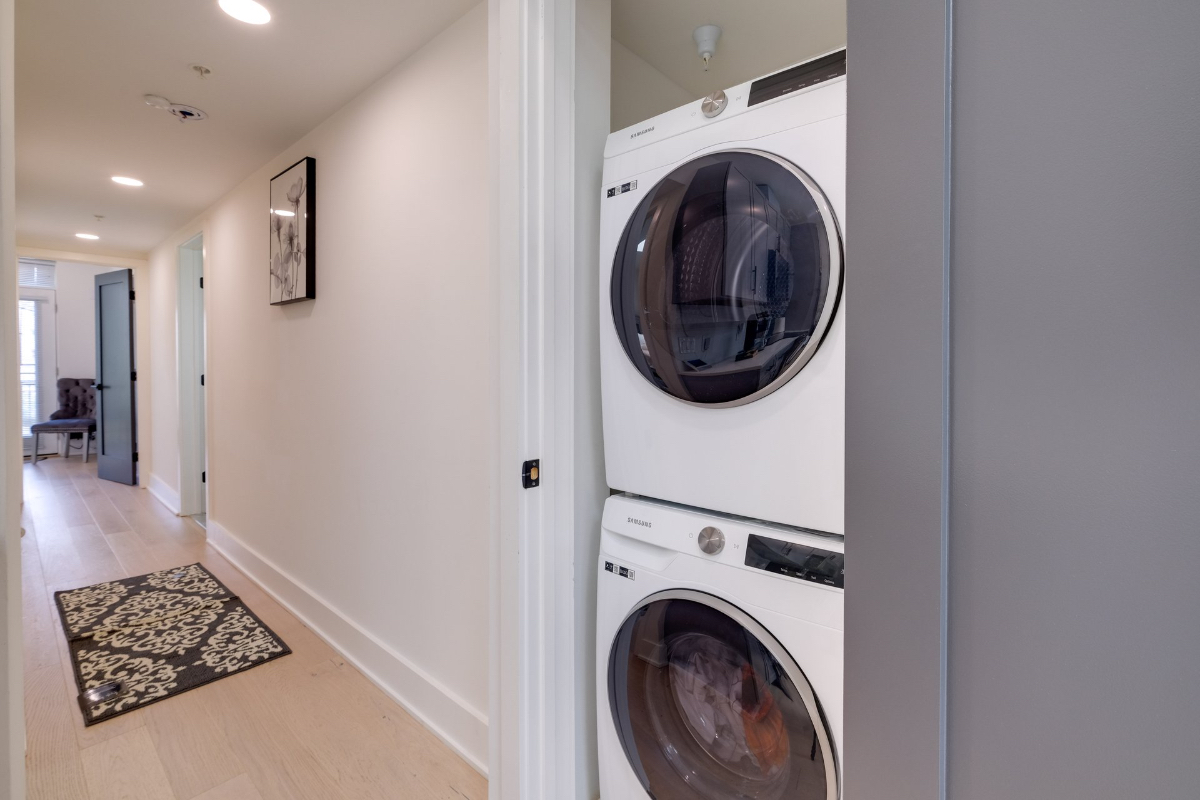 Modern Beautiful furnished room, each room has own bathrooms - Photo 6