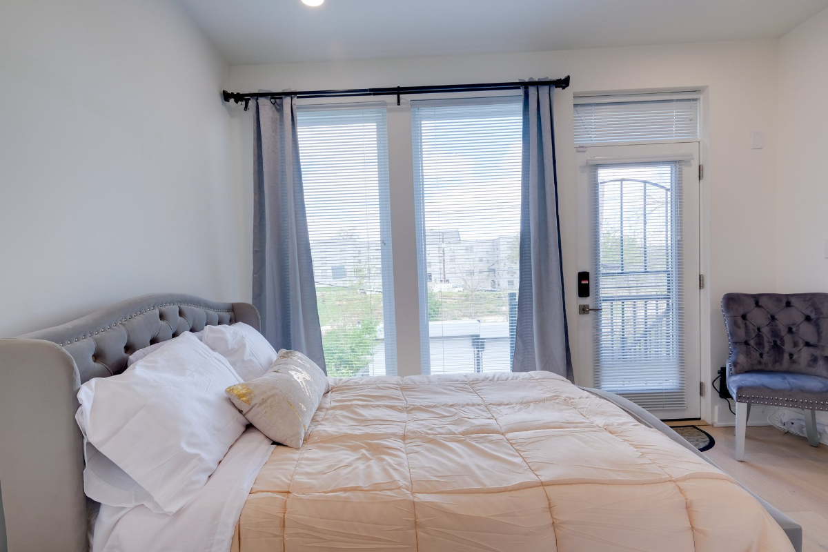 Modern Beautiful furnished room, each room has own bathrooms - Photo 8