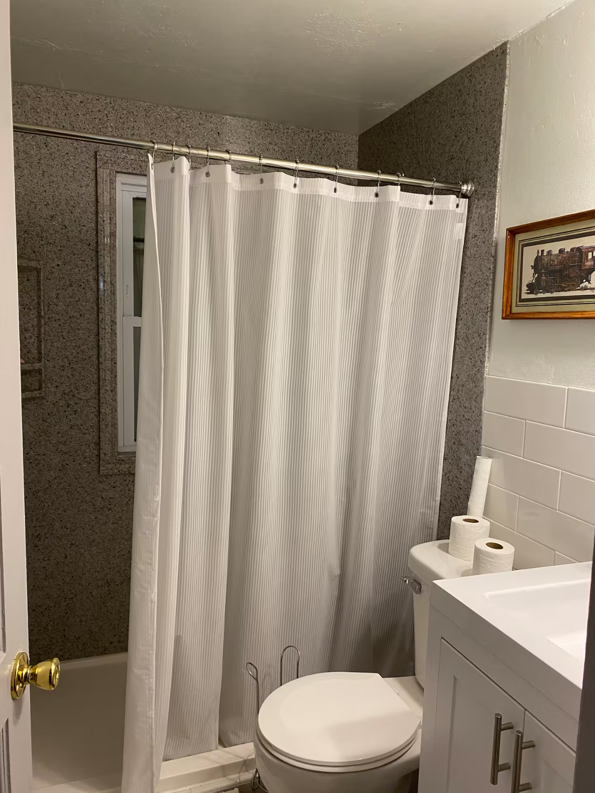 Cozy Comfort Meets Convenience--Spacious 3BR Close to Everything - Photo 8