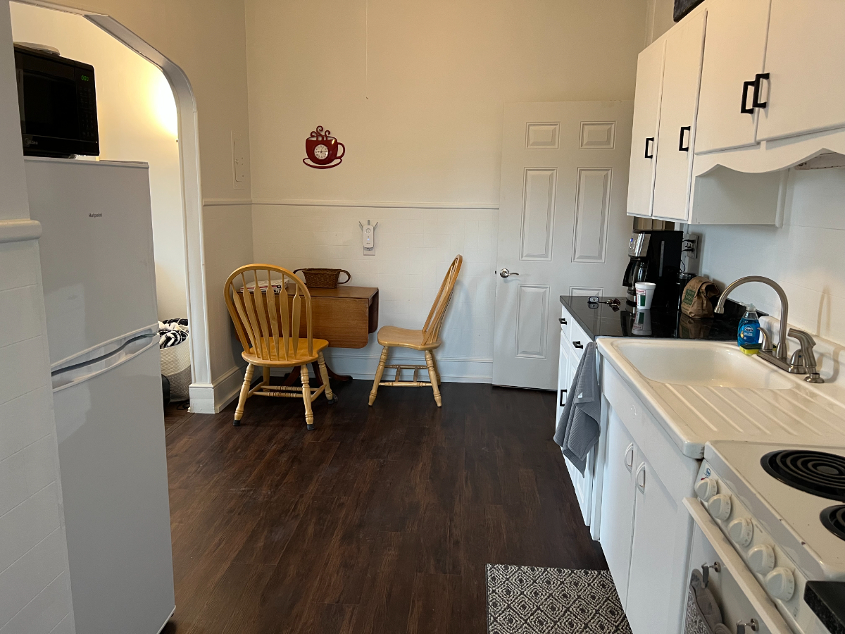 Beautiful apartment in the heart of St. J - Photo 3