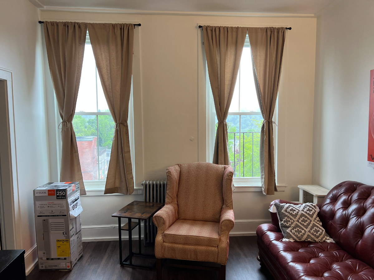 Beautiful apartment in the heart of St. J - Photo 10