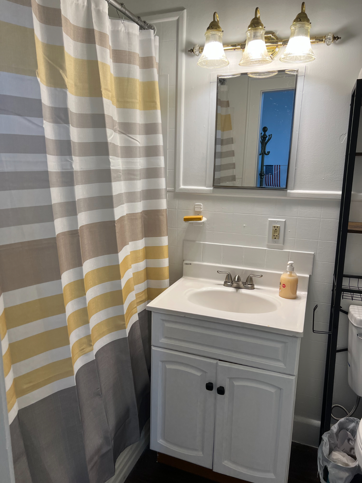 Beautiful apartment in the heart of St. J - Photo 12