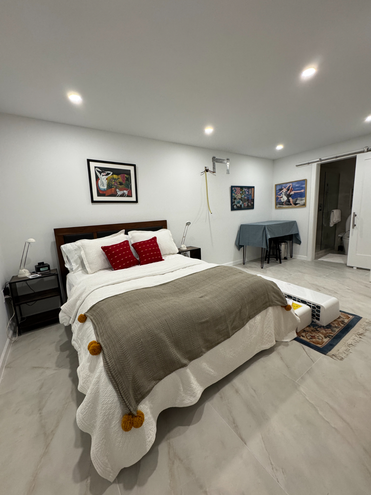 Newly renovated large luxury 1 bedroom - Photo 4