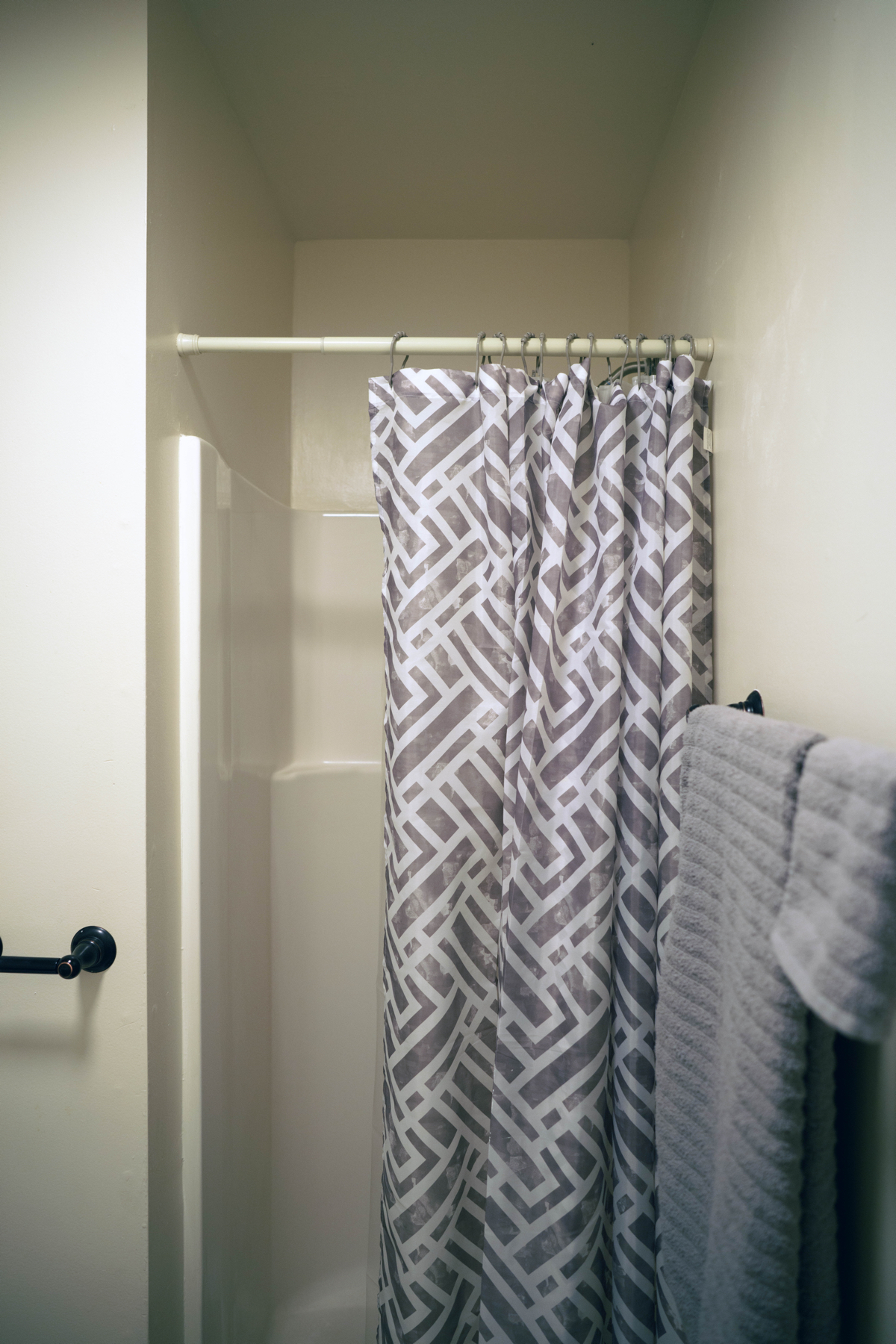 Spacious 3BR  Near Beach and A Train  Quiet and Furnished  Ideal for Nurses, Digital Nomads and Surf - Photo 11