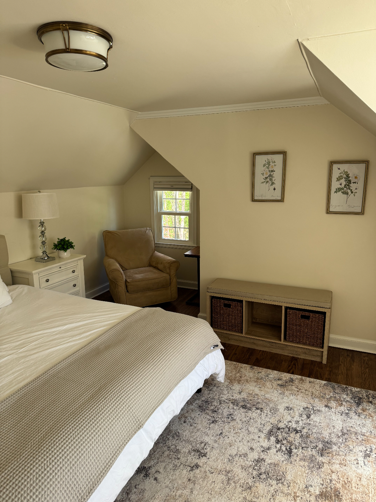 Charming 3BR Walk to Town & Train - Photo 6