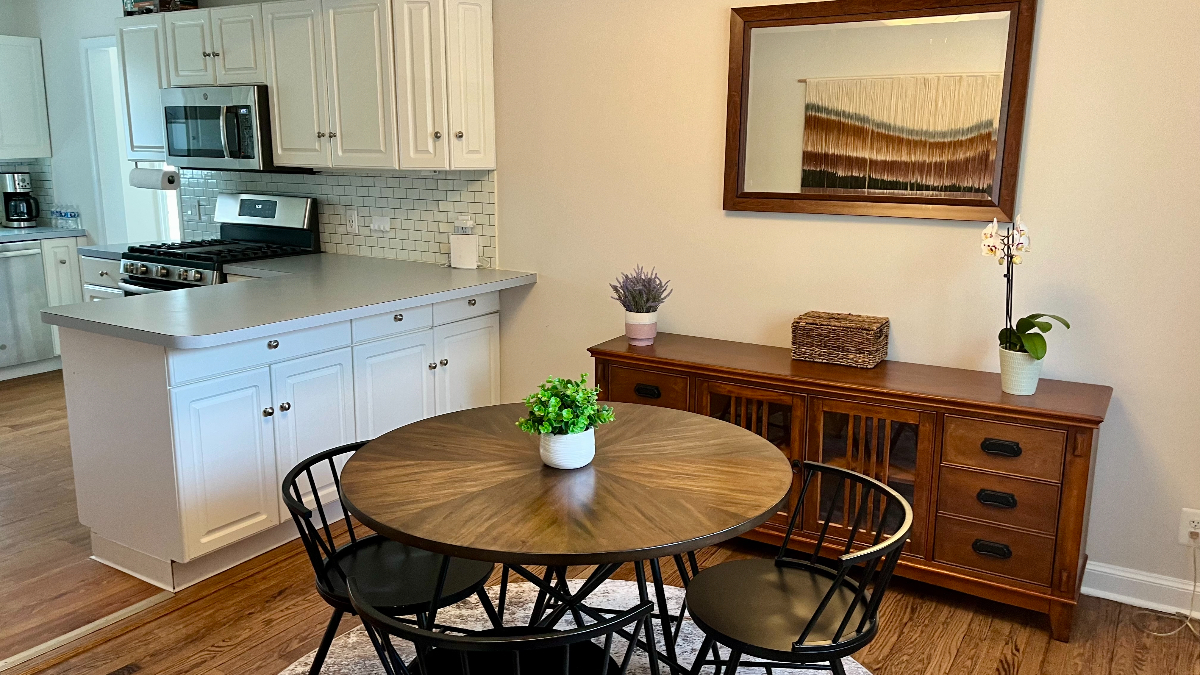 Charming 3BR Walk to Town & Train - Photo 11