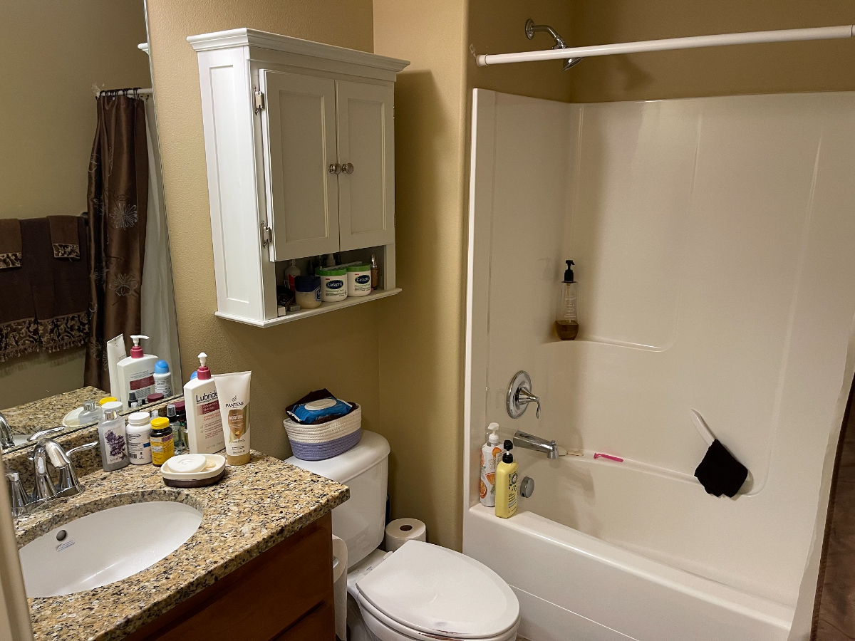 Furnished 1 room, with attached bathroom and garage in quiet neighborhood. Call 6509963397 - Photo 5