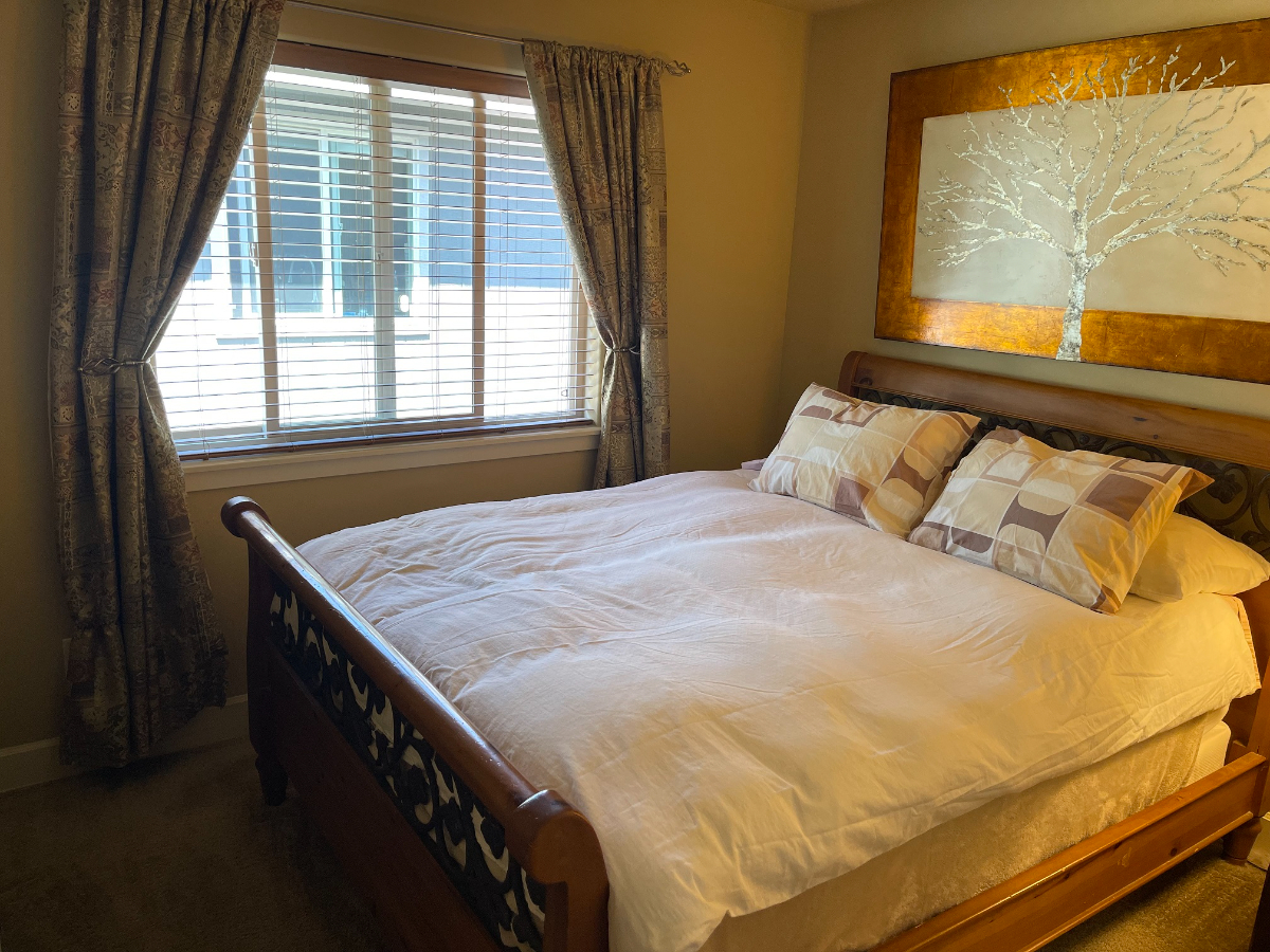 Furnished 1 room, with attached bathroom and garage in quiet neighborhood. Call 6509963397 - Photo 4