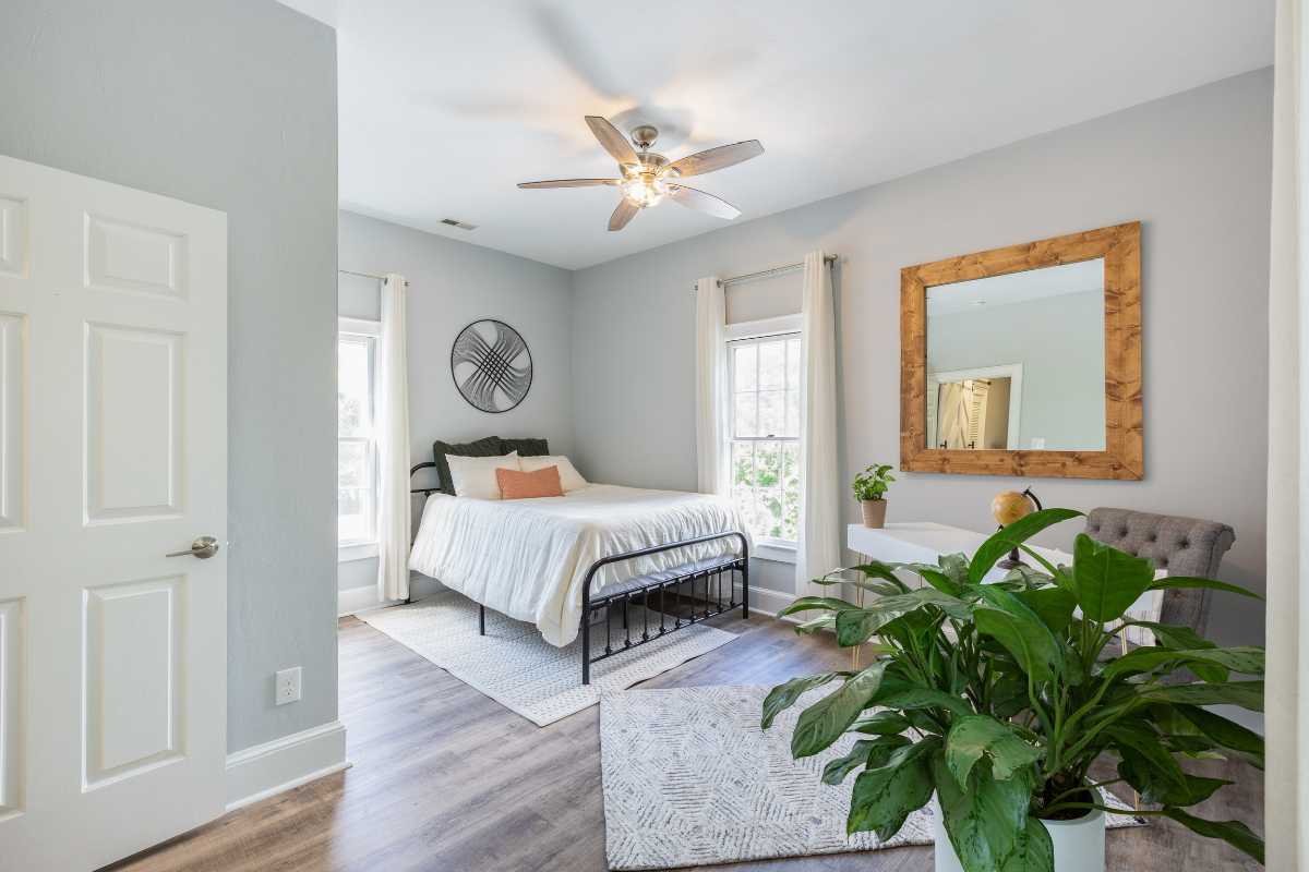 Olde Towne Elegant Apartment
