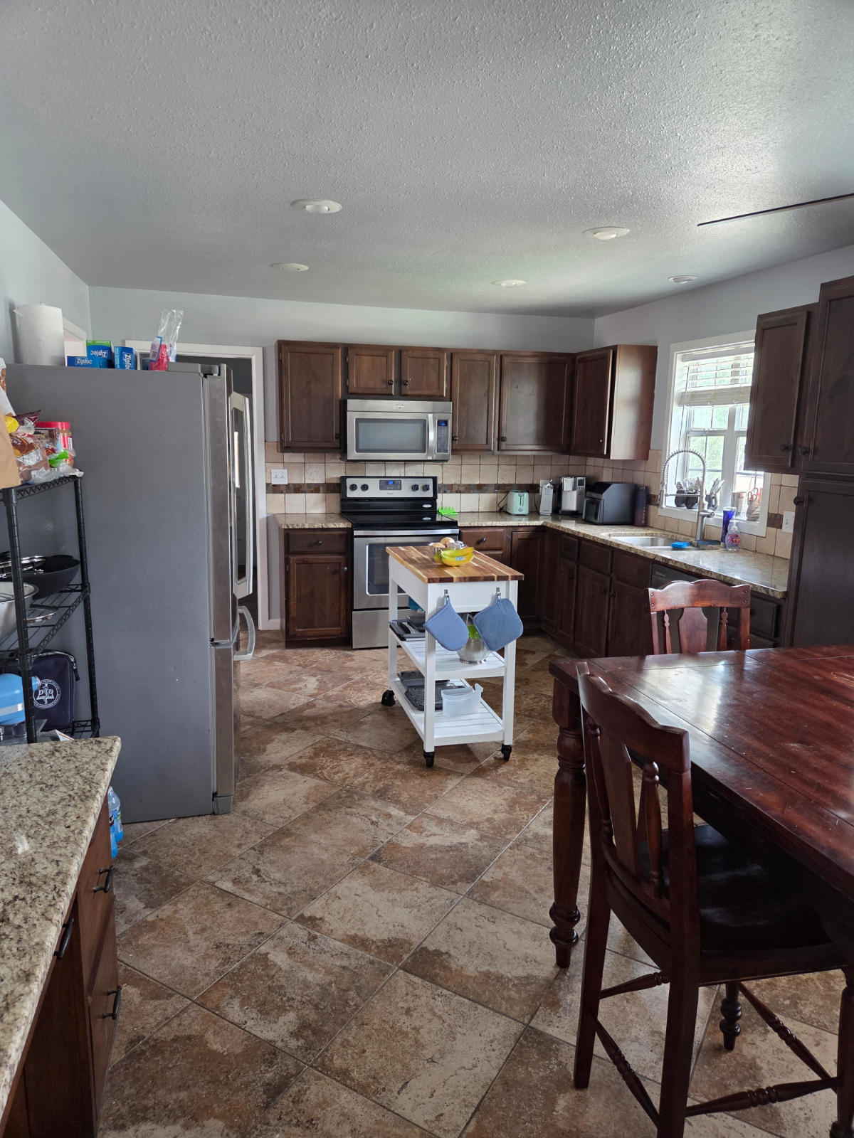 Private Bed/Bath in Large Home - Photo 4
