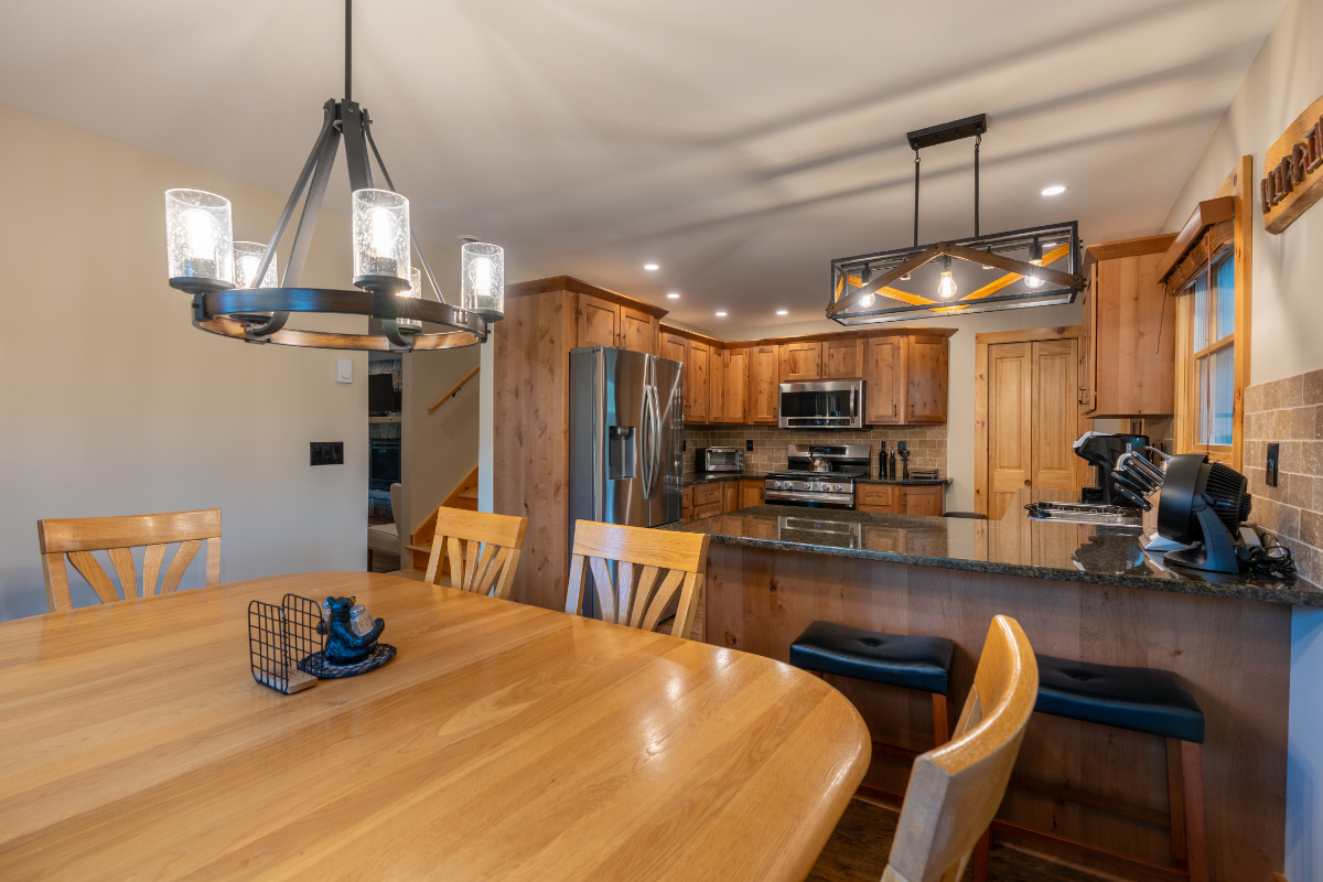 Village Retreat - 4 BR, Updated and Close to All - Photo 3