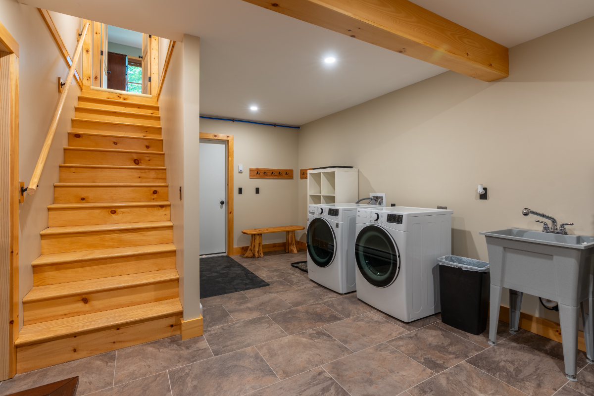 Village Retreat - 4 BR, Updated and Close to All - Photo 10