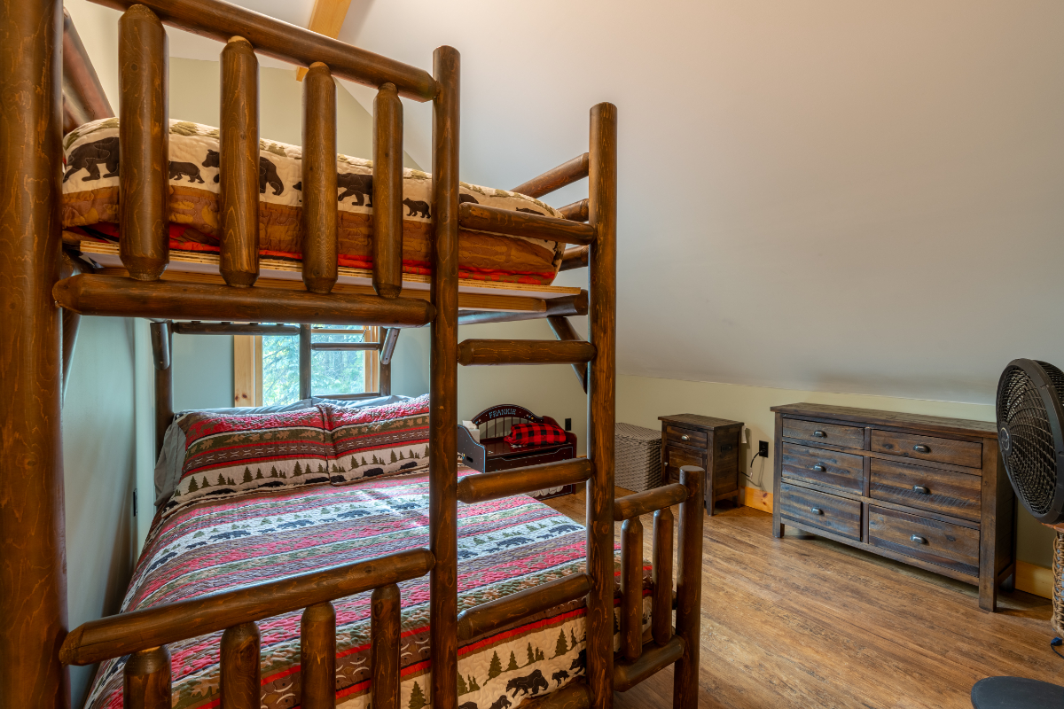 Village Retreat - 4 BR, Updated and Close to All - Photo 9