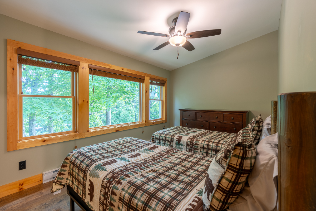 Village Retreat - 4 BR, Updated and Close to All - Photo 8