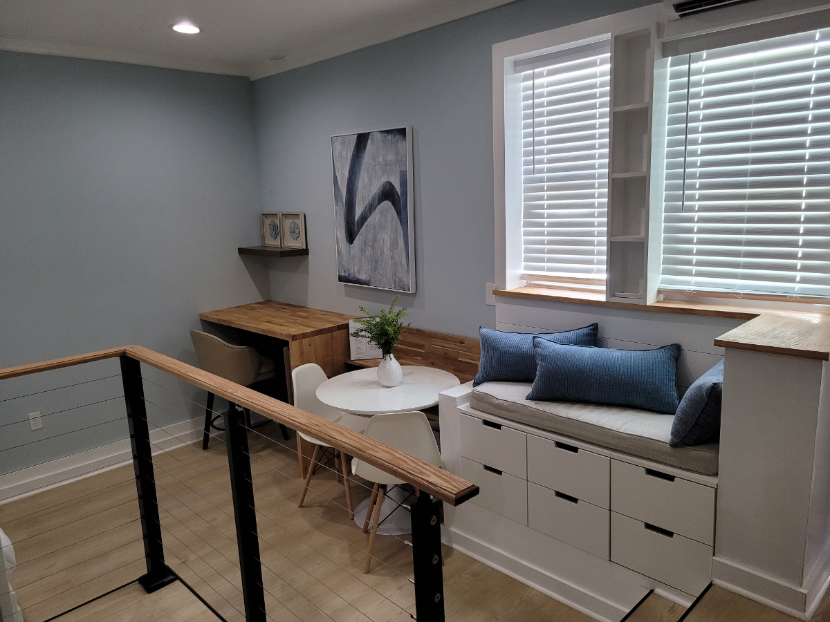 Freshly Renovated Duplex Apartment with Private Yard, Home Office, and Modern Kitchenette - All Util - Photo 11