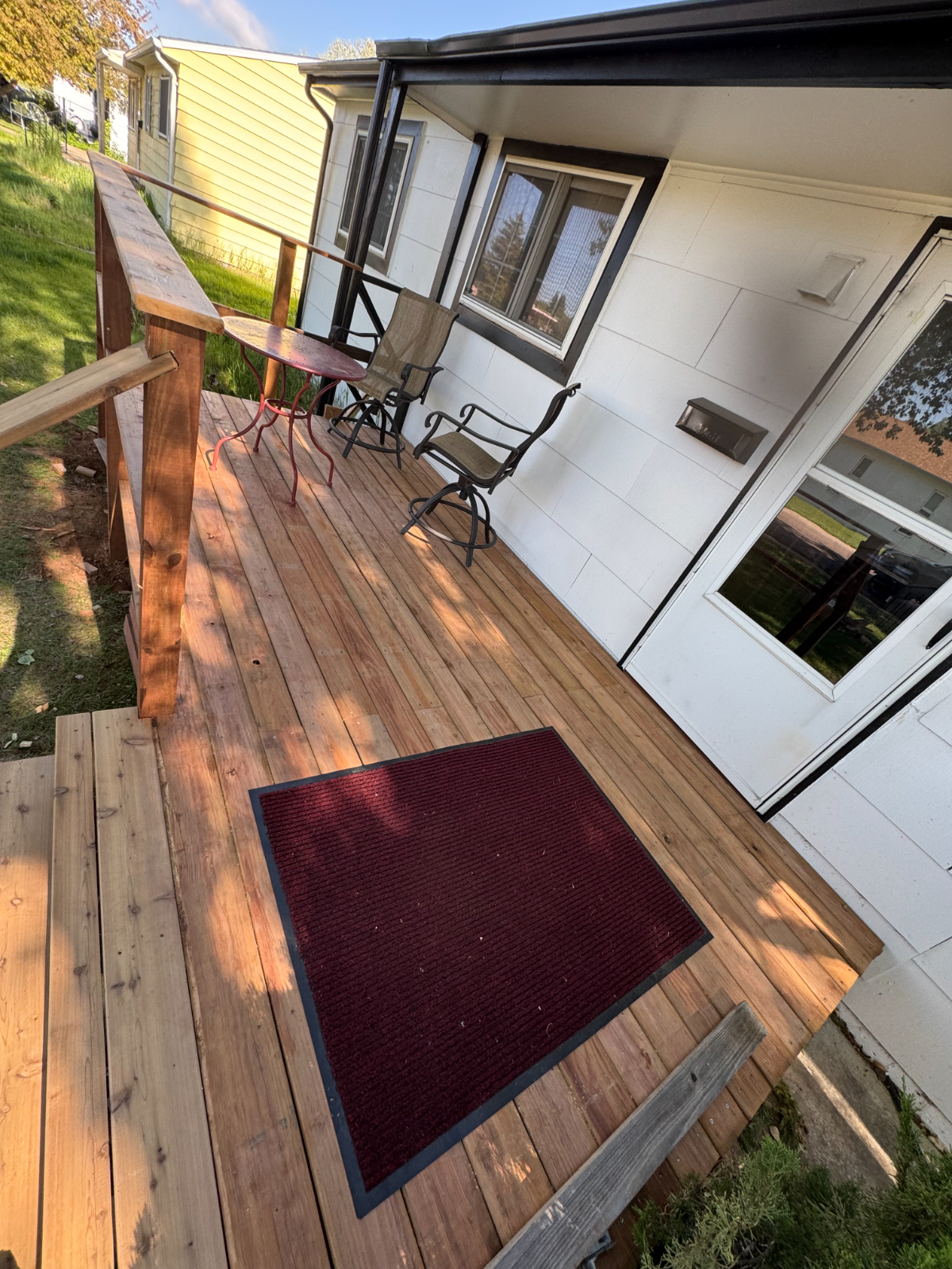 Modern Comfort in Laramie - Bright 2-Bed Apartment with Deck, Full Kitchen, and All Utilities Includ - Photo 9