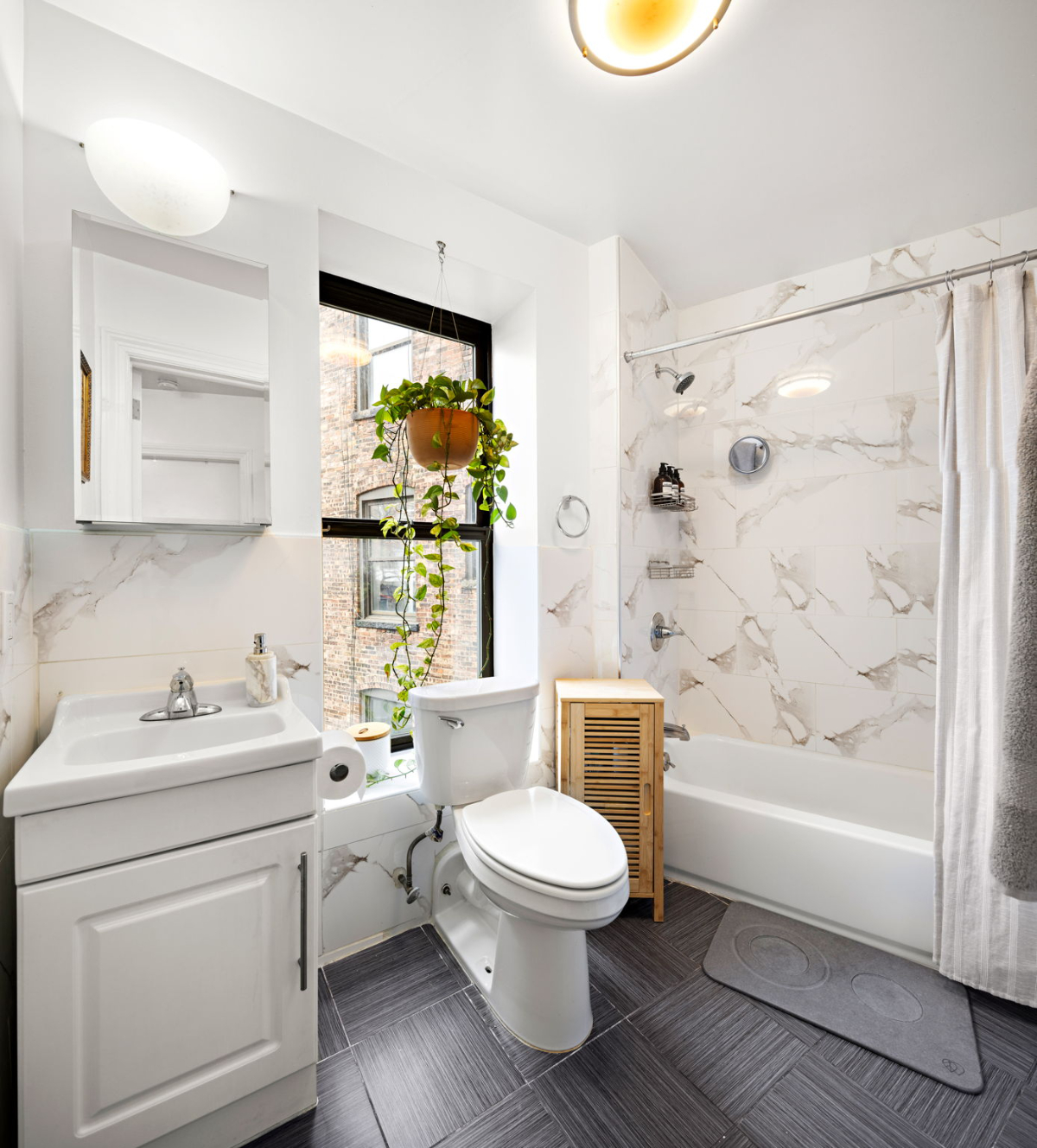 Charming 1BR on Perry St, NYC - Photo 8