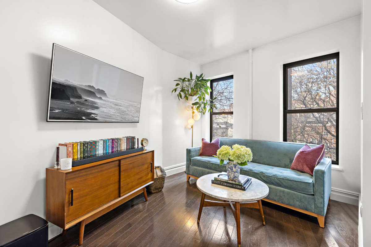 Charming 1BR on Perry St, NYC - Photo 1