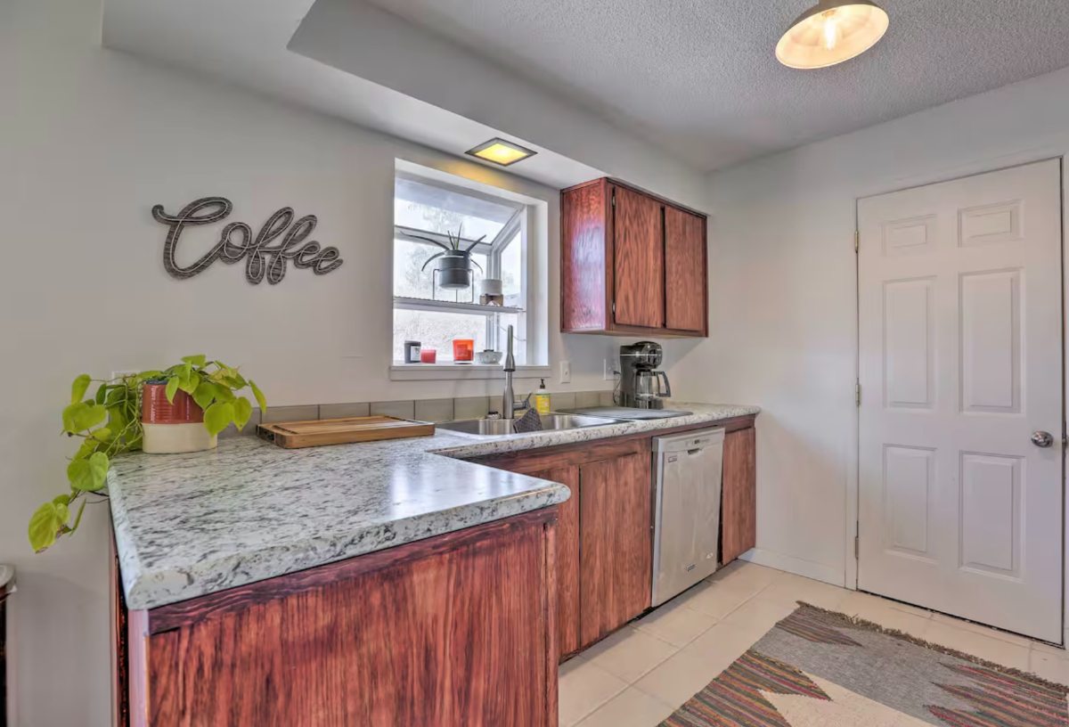 Quiet Redmond Home on 1/2 acre 3 Bed 2 Bath - Photo 3