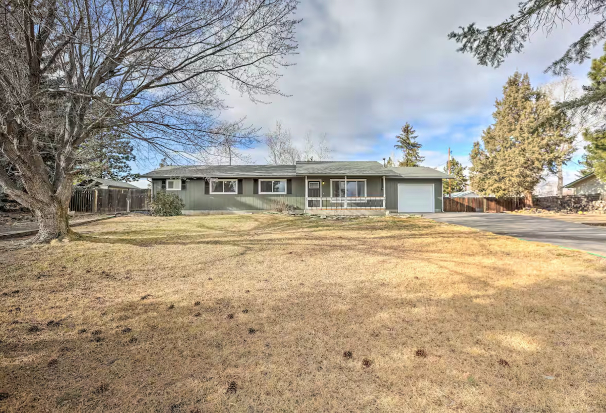 Quiet Redmond Home on 1/2 acre 3 Bed 2 Bath - Photo 1