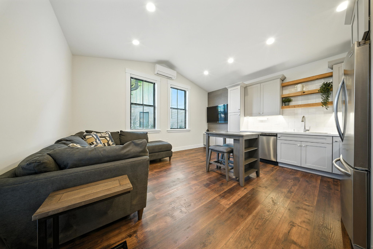 Furnished 1bedroom detached ADU - Photo 2